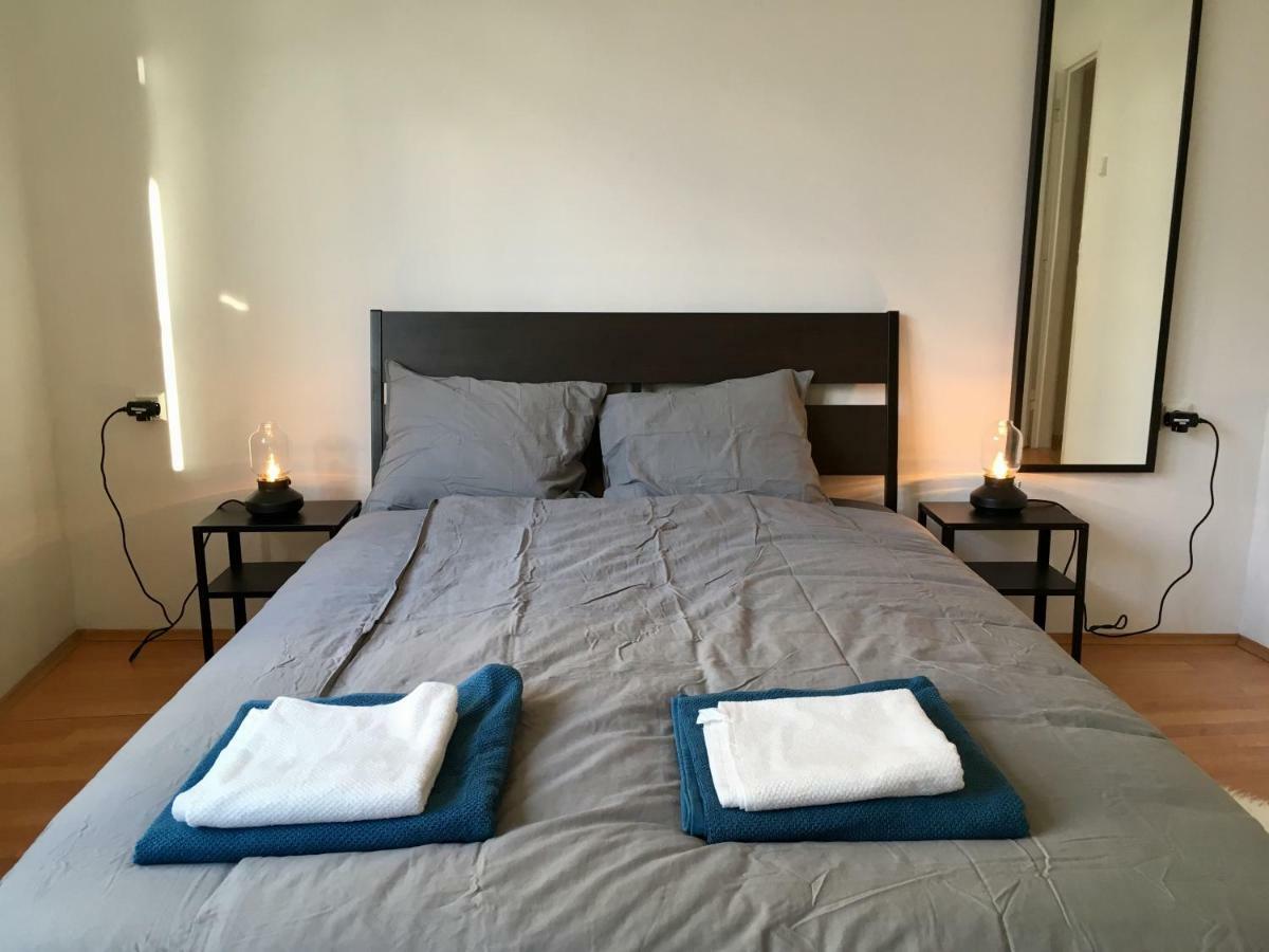 Blu Apartment In Old Town Bratislava Luaran gambar
